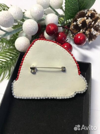 Брошь Новогодний колпак