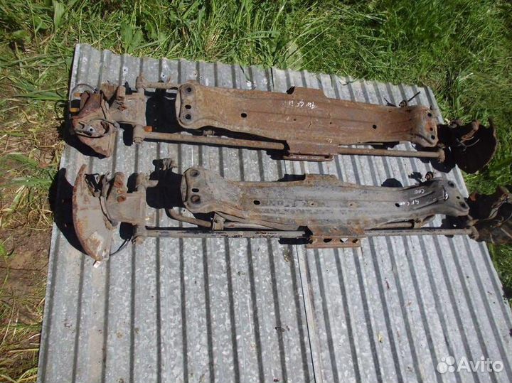 Подрамник mazda 626