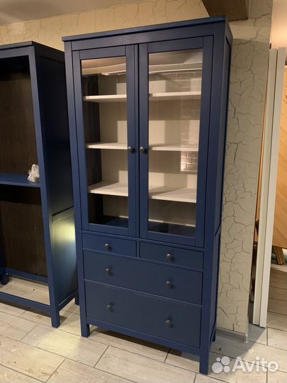 Шкаф-витрина IKEA hemnes хемнес