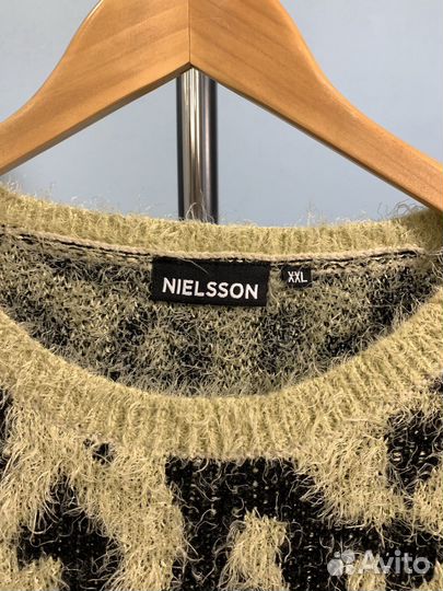 Свитер женский