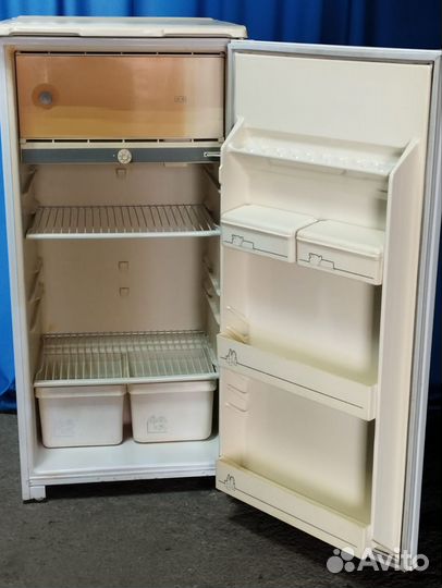 Холодильник Бирюса / Гарантия 1 год