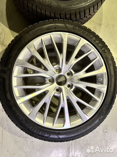 Шины диски и колеса R18 на Camry 70 (Оригинал)