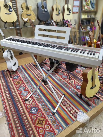 Стойка для синтезатора белая новая