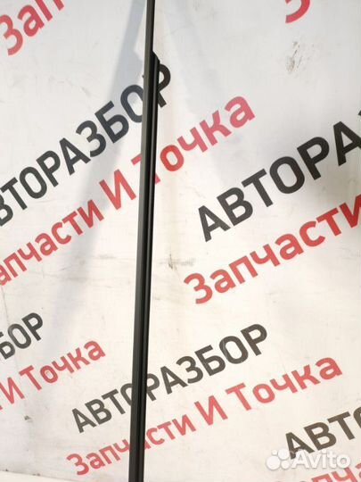 Молдинг стекла передний левый Hyundai Santa Fe 2.4