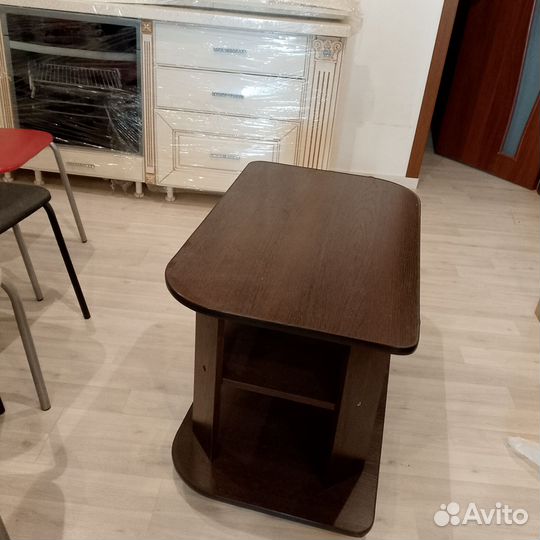 Журнальный столик
