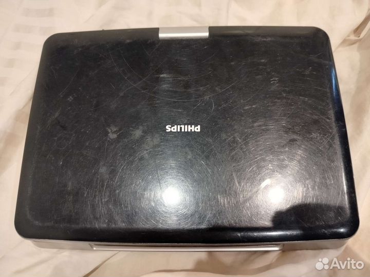 Портативный DVD-плеер PET944/58 Philips