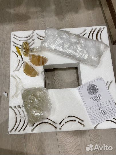 Люстра новая с пультом