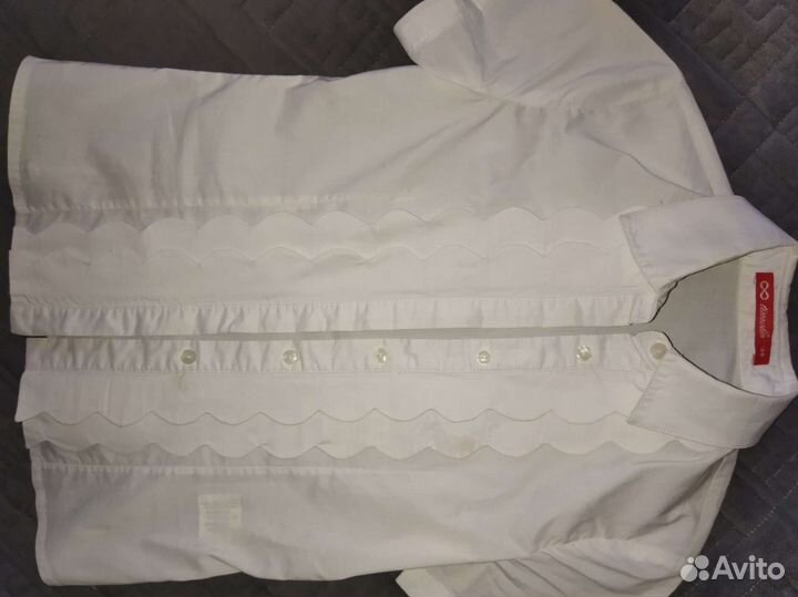 Блузки школьные и кофта синяя