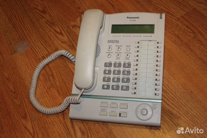 Системный телефон Panasonic KX-T7630 RU