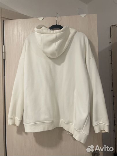 Толстовка на молнии белая