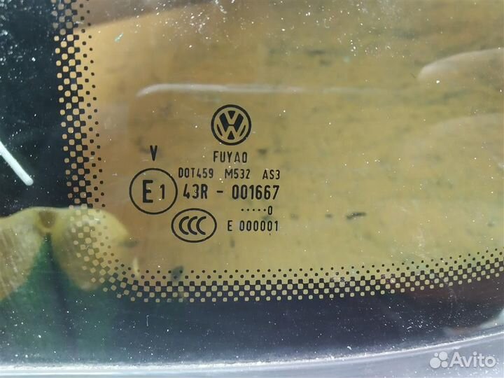 Стекло кузовное глухое левое Volkswagen Tiguan (2