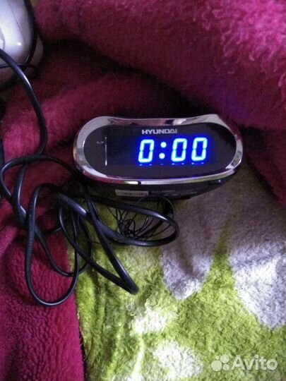 Радиочасы hyundai