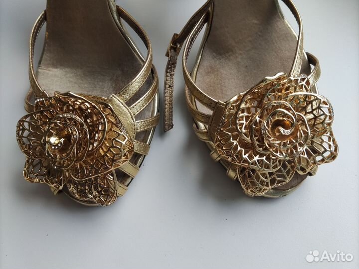 Босоножки женские кожа золото