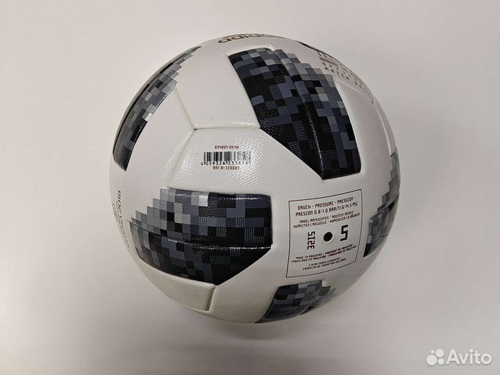 Футбольный мяч adidas telstar fifa 2018