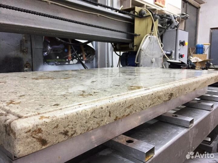 Столешница угловая из камня / Мойка в Подарок