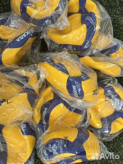 Волейбольный мяч Mikasa V300W новый