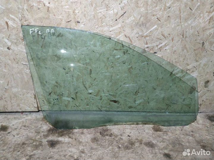 Стекло двери правое Ford Focus 2