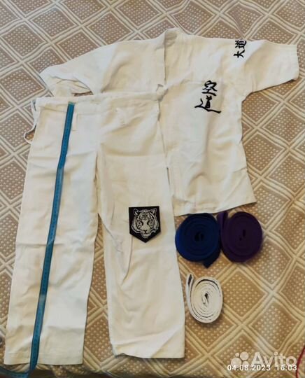 Кимоно и защита для ног