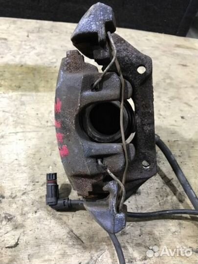 Суппорт передний правый Mercedes-Benz E-Class W210