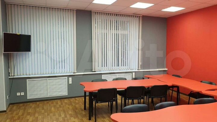 Офис, 8 м². Уютный. Мебель. Спортзал