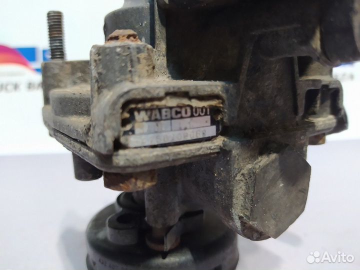 Клапан ускорительный Mercedes-Benz Actros