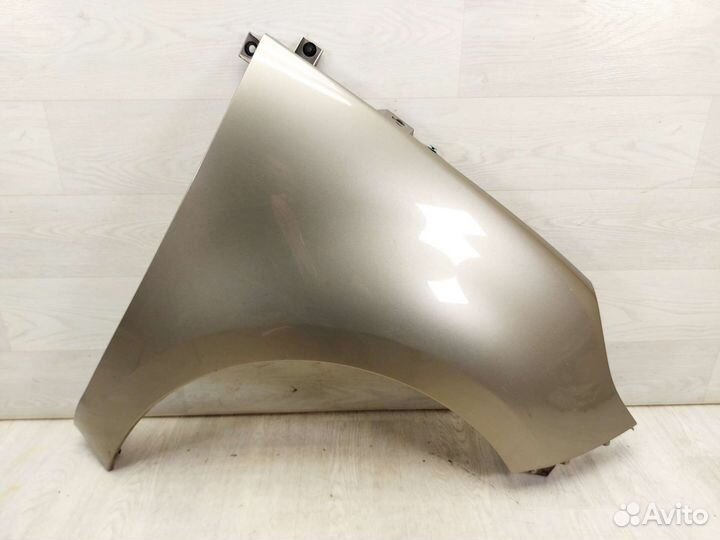 Крыло переднее правое Renault Scenic 3. 2009-2012