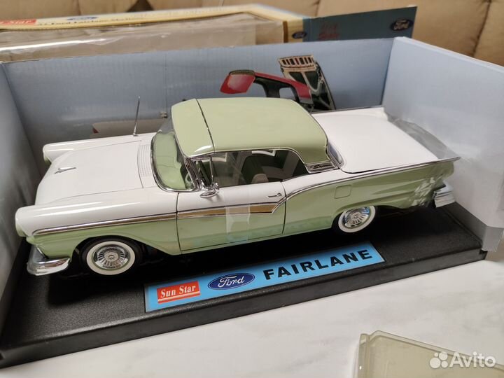 Ford Fairlane 500 Skylaner 1957 1/18 SunStar