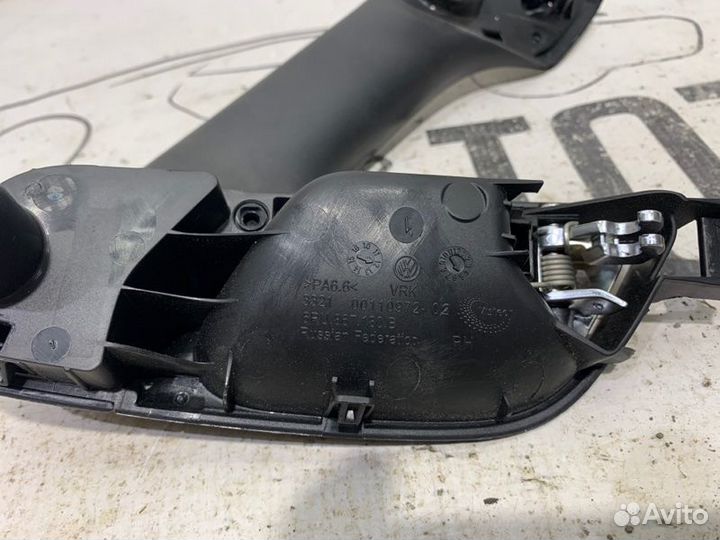 Ручка двери внутренняя передняя правая Volkswagen