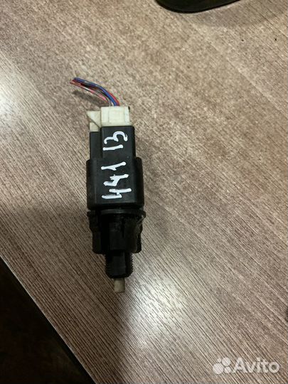 Датчик стопсигнала Nissan Tiida