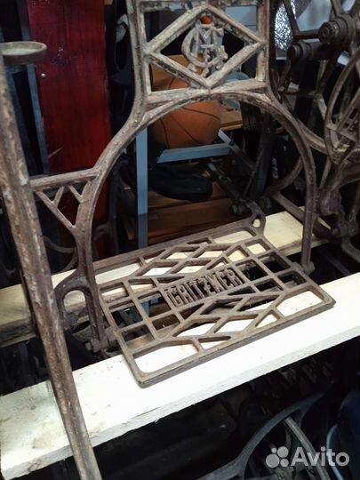 Станина от швейной машинки