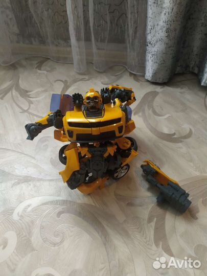 Робот трансформер Бамблби большой