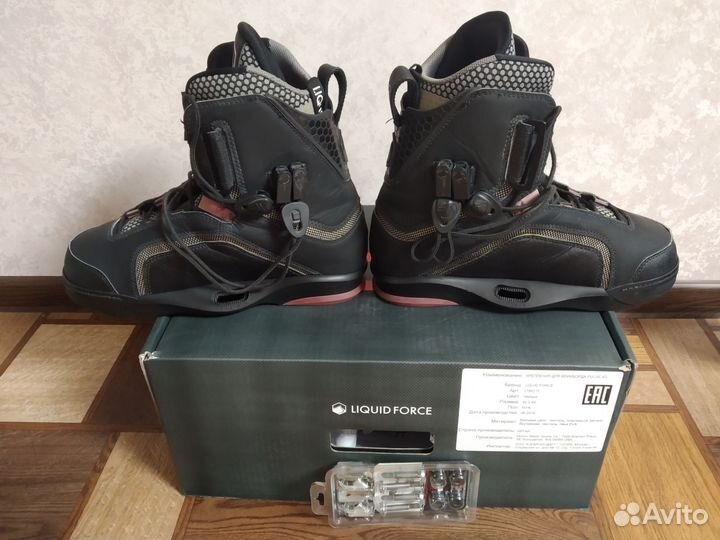 Крепления для вейкборда