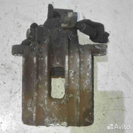 Суппорт задний левый Volkswagen Golf