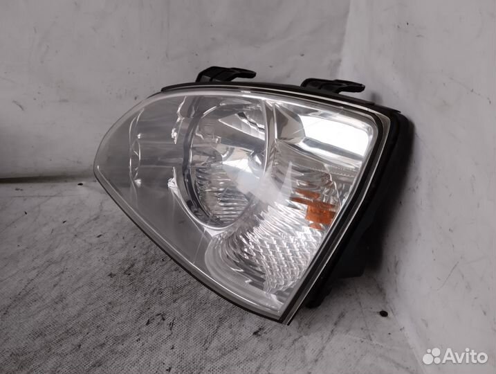 Фара левая Kia Carens 2002 - 2006 год