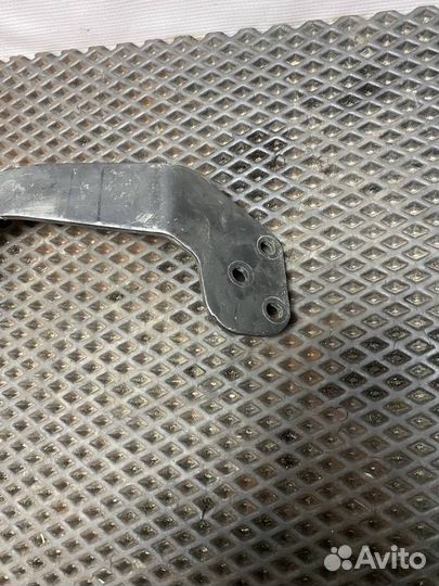 Кронштейн (крепление) Volvo FH4 21909440