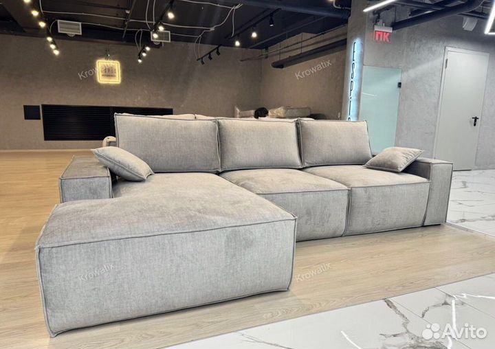 Большой угловой диван