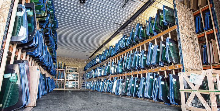 Заднее стекло на Рено Сандеро Степвей