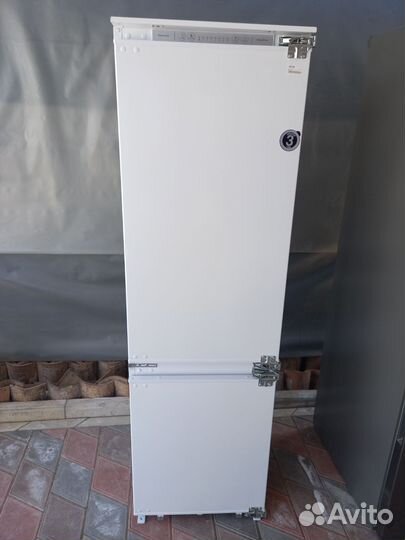 Встраиваемый холодильник dexp BIB4-0250AHE