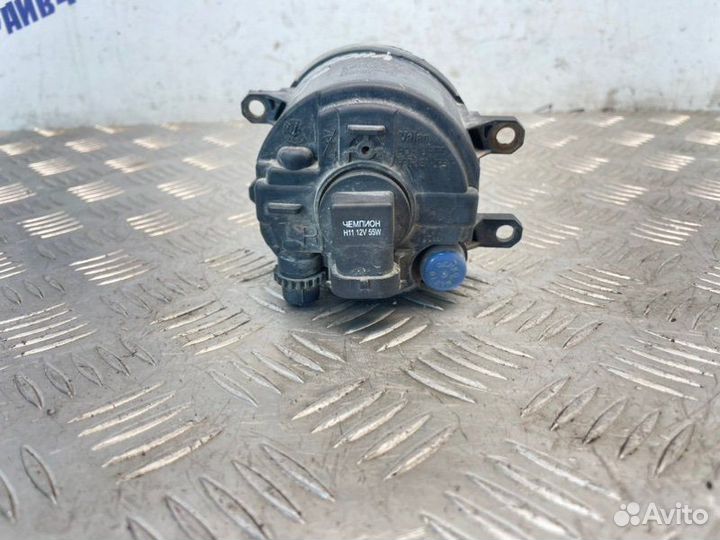 Фара противотуманная правая Toyota Corolla ZRE151L