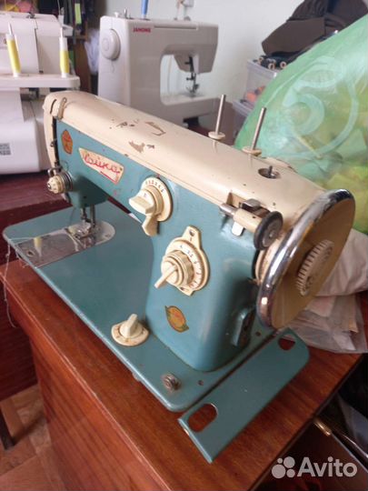 Швейная машина Чайка