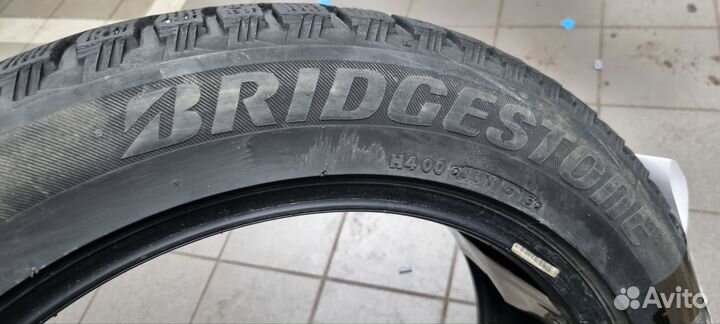 Bridgestone Blizzak Spike-01 225/55 R18 98T