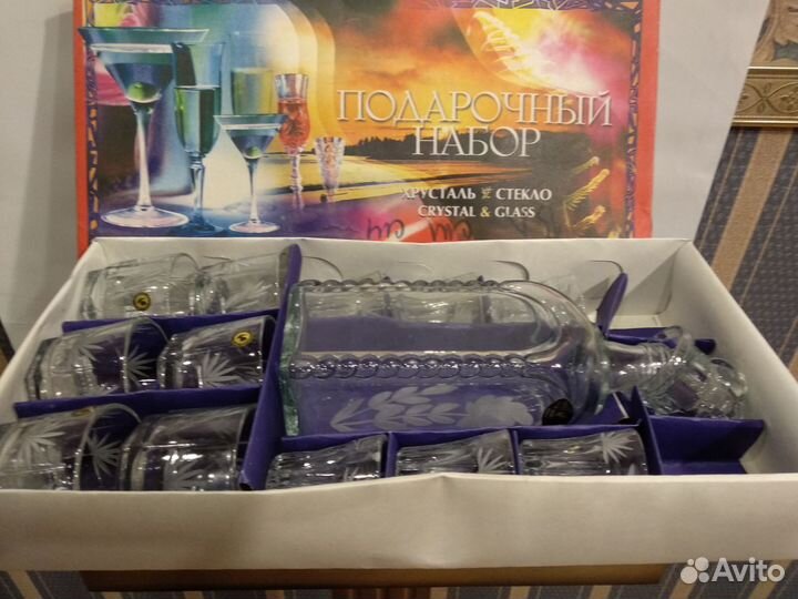 Набор стаканов, рюмки, графин