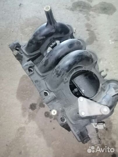 Впускной коллектор Renault Logan 1