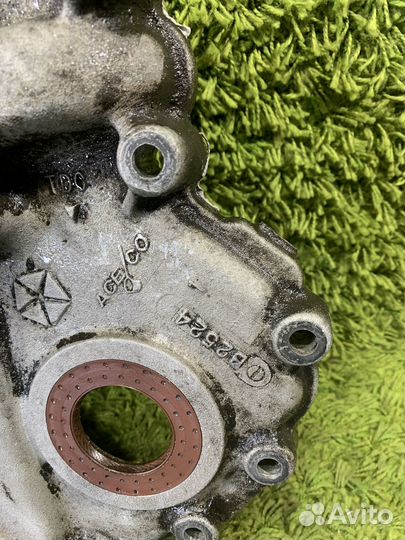 Крышка двигателя передняя Jeep Grand Cherokee 3.7L