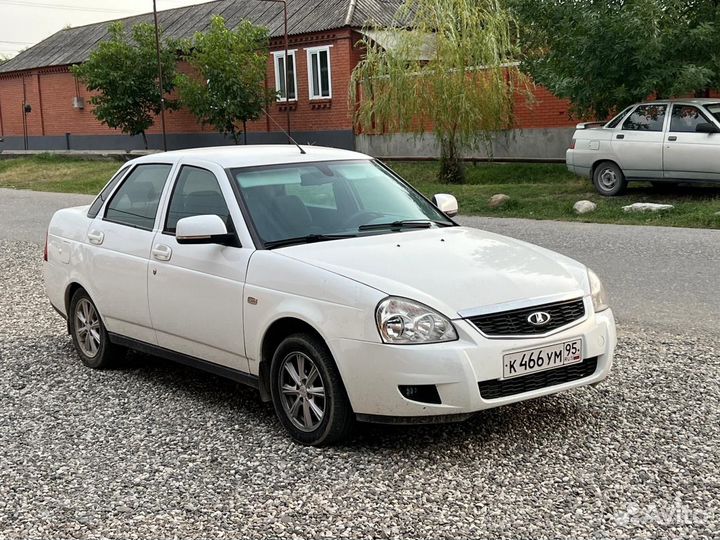 Капот приора