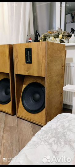 Акустические колонки большие