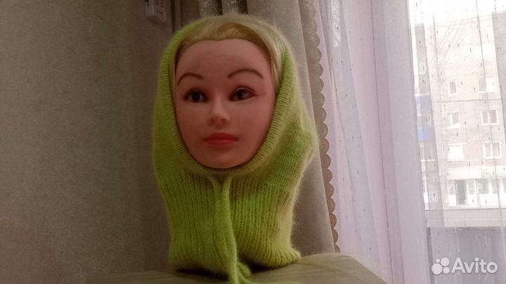 Капор женский вязаный