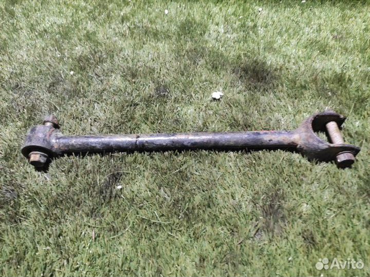 Тяга продольная задняя левая Toyota Mark 2