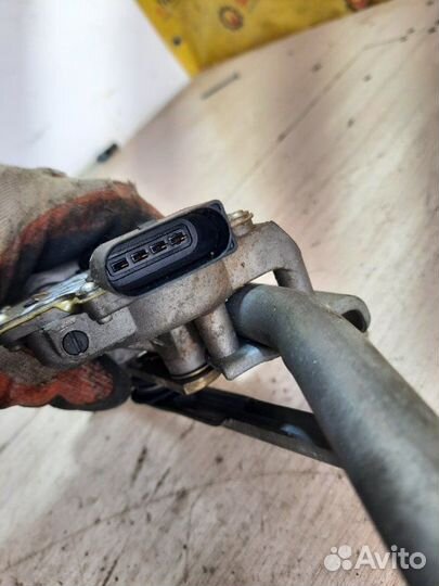 Трапеция стеклоочистителей (дворников) в сборе с