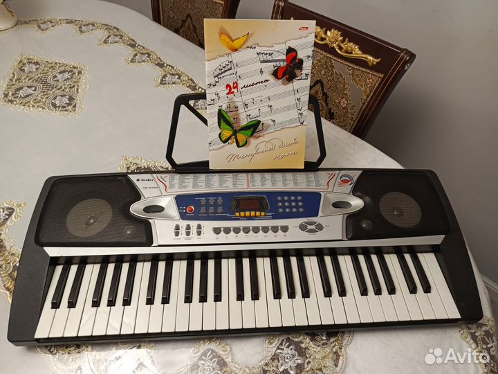 Синтезатор Tesler KB-5430